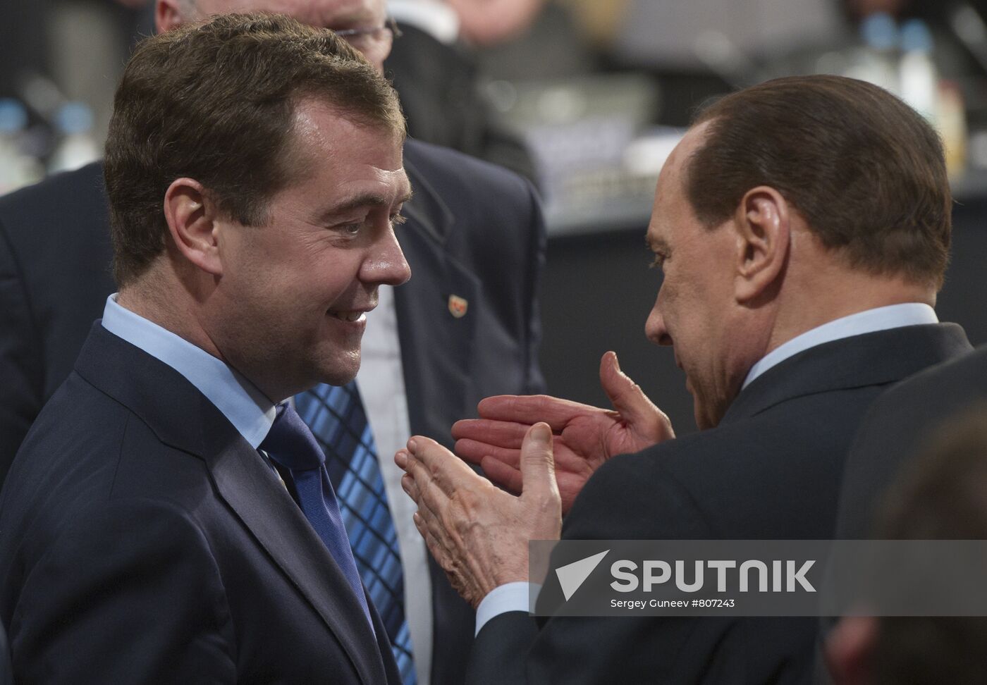 President Medvedev arrives in Lisbon for Russia-NATO summit