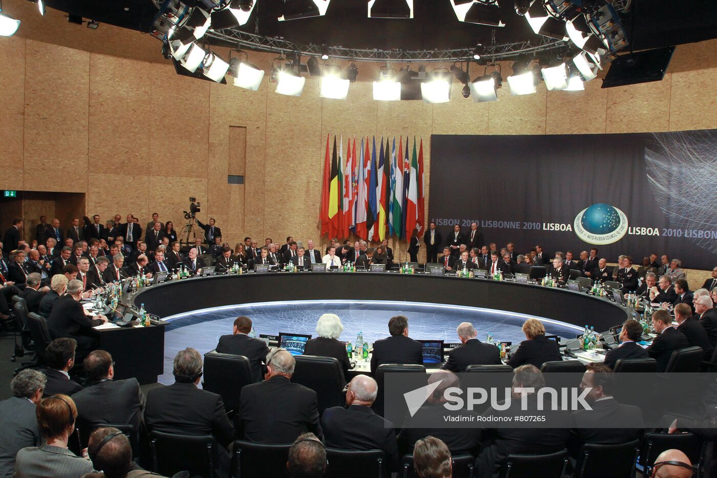 President Medvedev at Russia-NATO summit in Lisbon