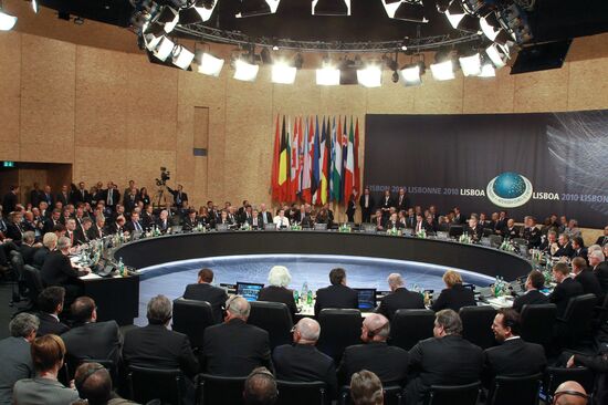 President Medvedev at Russia-NATO summit in Lisbon
