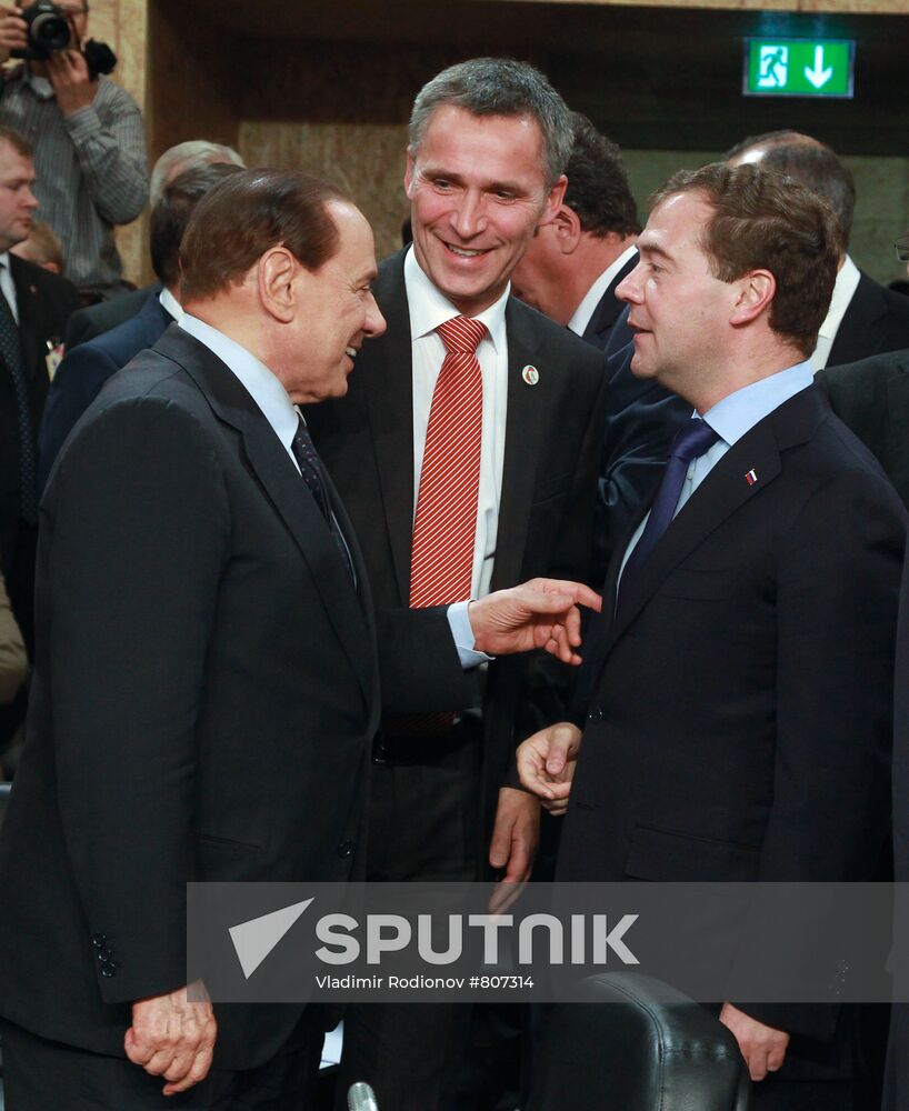 President Medvedev at Russia-NATO summit in Lisbon