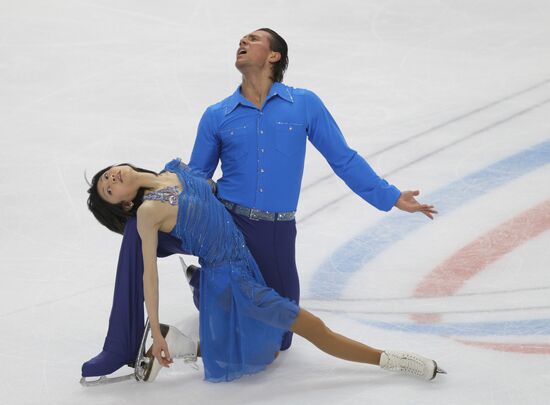 ISU Grand Prix of Figure Skating. Pairs