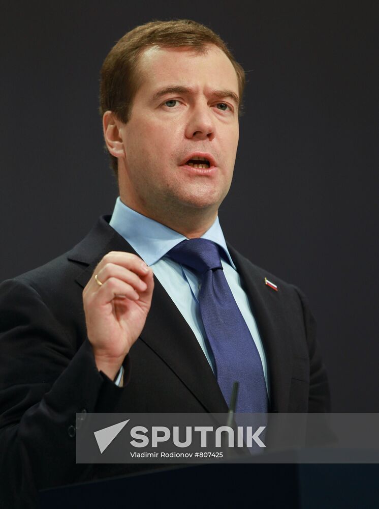 President Medvedev at Russia-NATO summit in Lisbon
