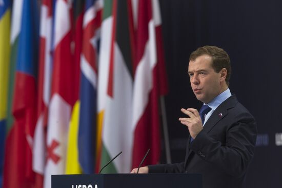 President Medvedev at Russia-NATO summit in Lisbon
