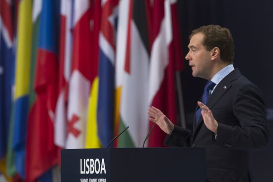 President Medvedev at Russia-NATO summit in Lisbon