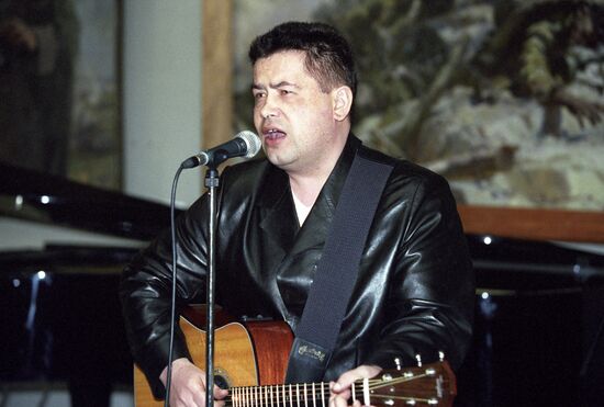 Nikolai Rastorguyev performing live