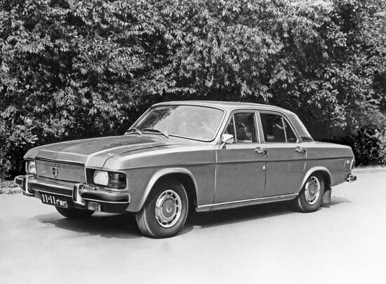 A Volga GAZ-3102 passenger car