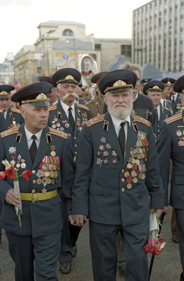 Great Patriotic War veterans on Victory Day, Tverskaya Street