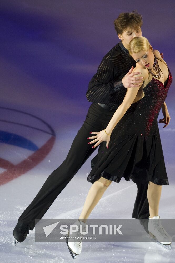 Yekaterina Bobrova and Dmitry Solovyov