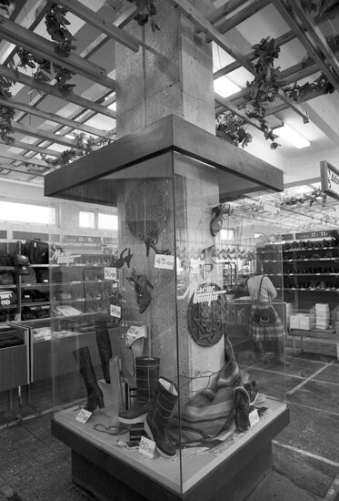 Salesroom of the ‘Masis’ signature shoe store