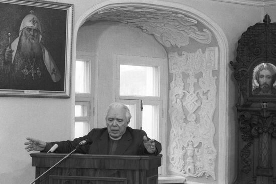 Archbishop Edgar Hark