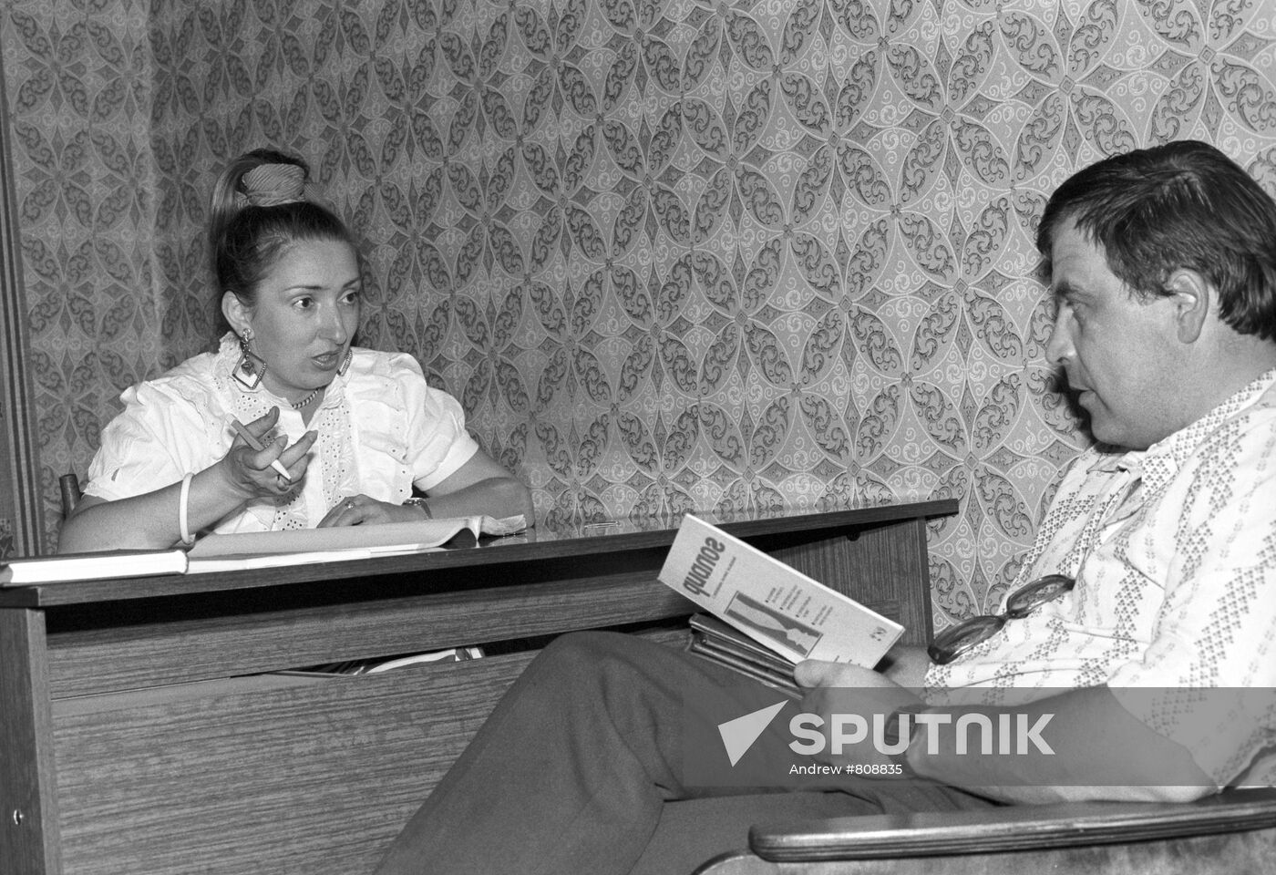 Psychotherapist I.Sedova with a patient