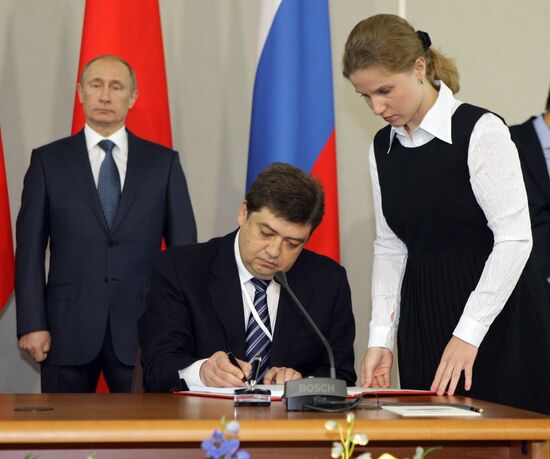 Vladimir Putin visits North-western Federal District