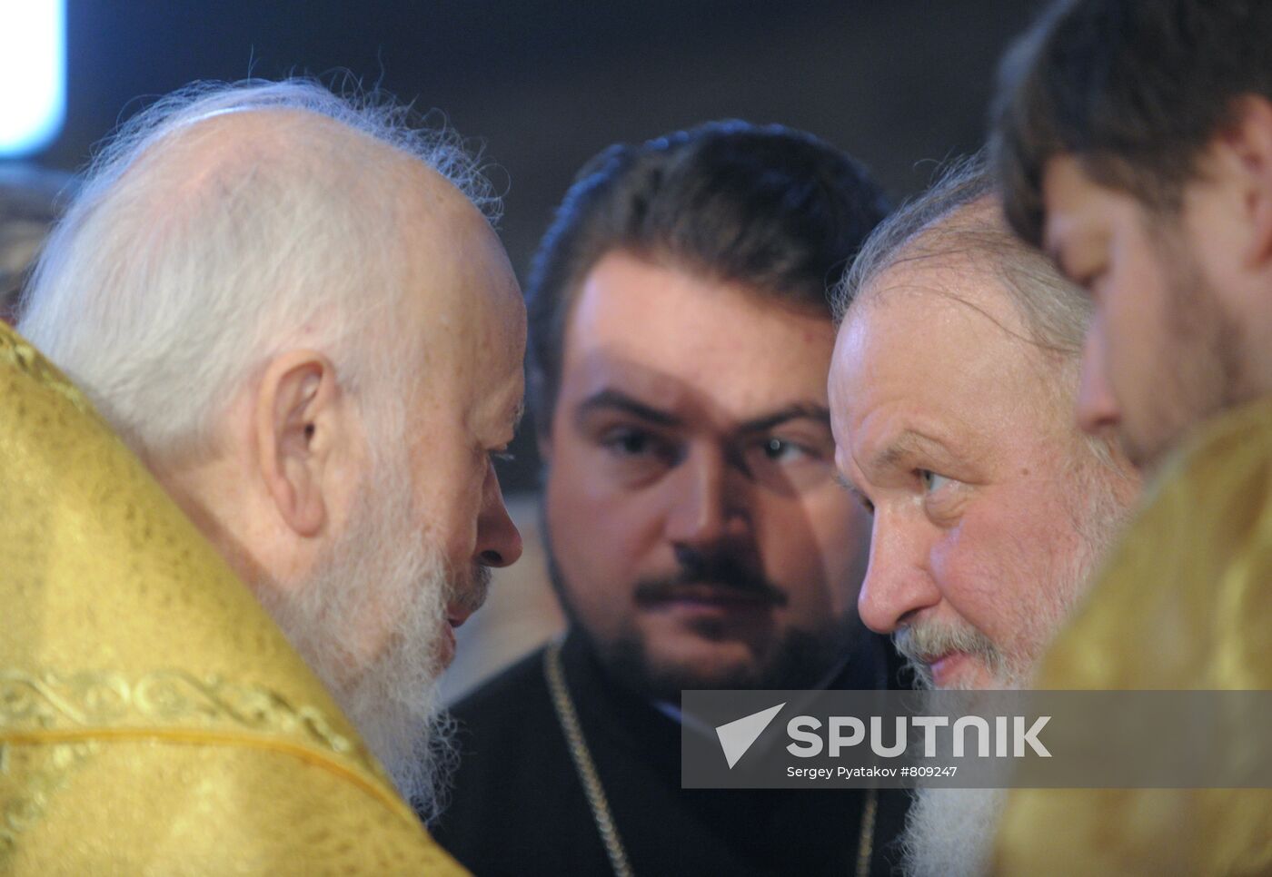 Patriarch Kirill, Metropolitan Volodymyr and their assistants