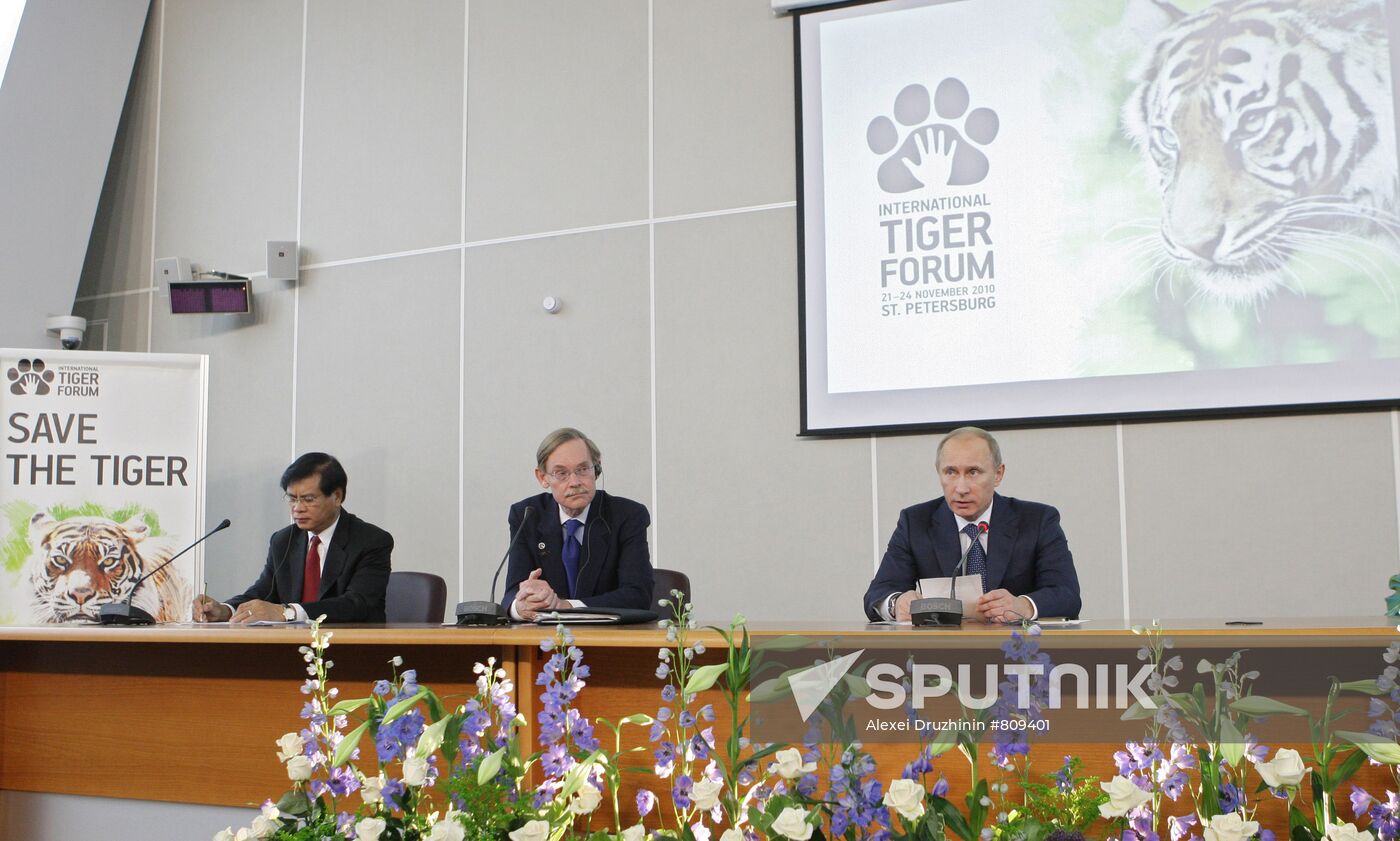 Vladimir Putin visits North Western Federal District