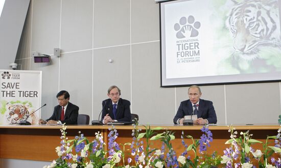 Vladimir Putin visits North Western Federal District