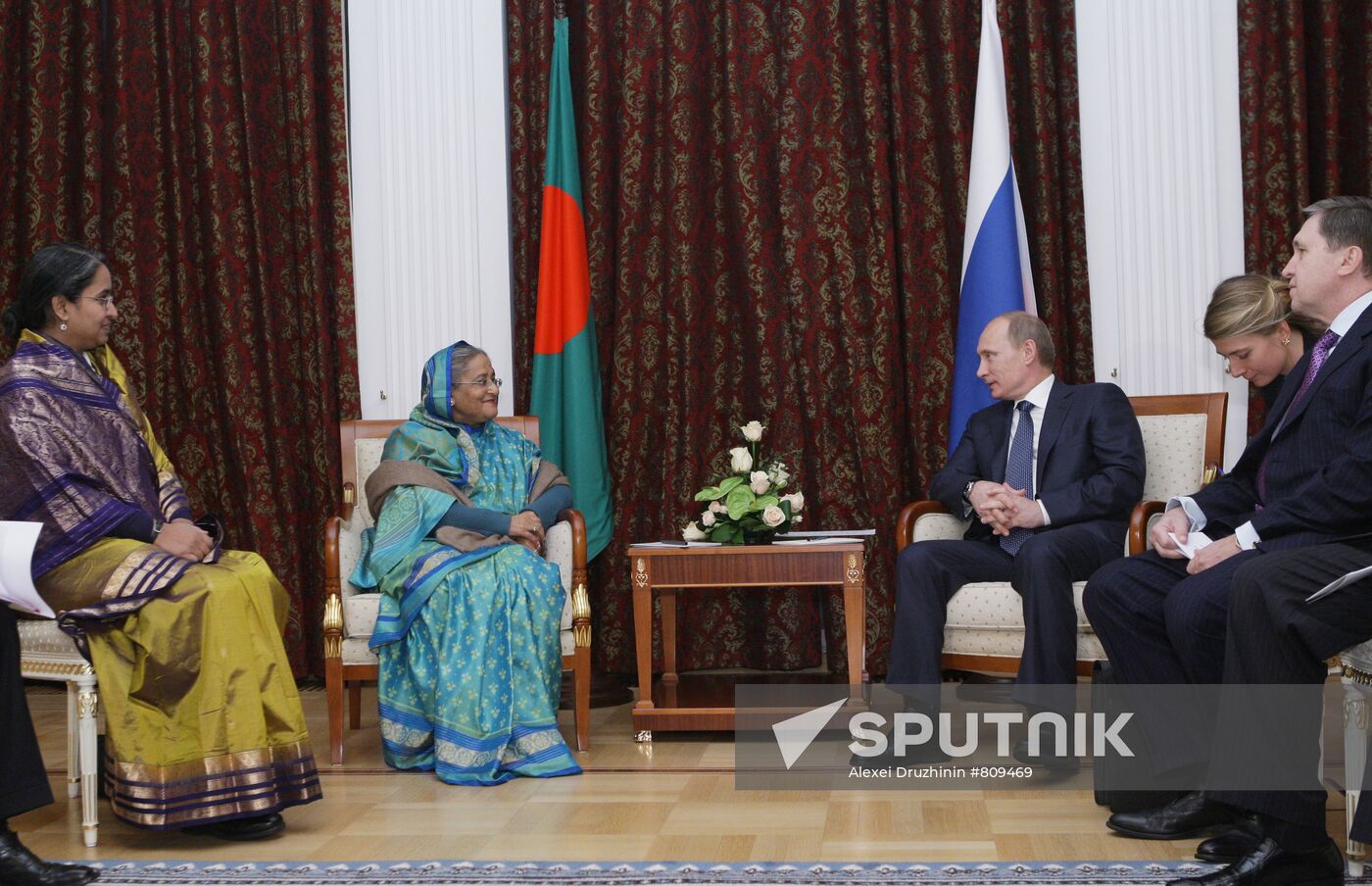 Vladimir Putin meets with Hasina Wazed
