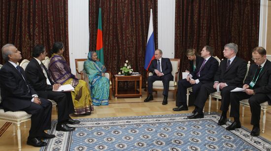 Vladimir Putin meets with Hasina Wazed