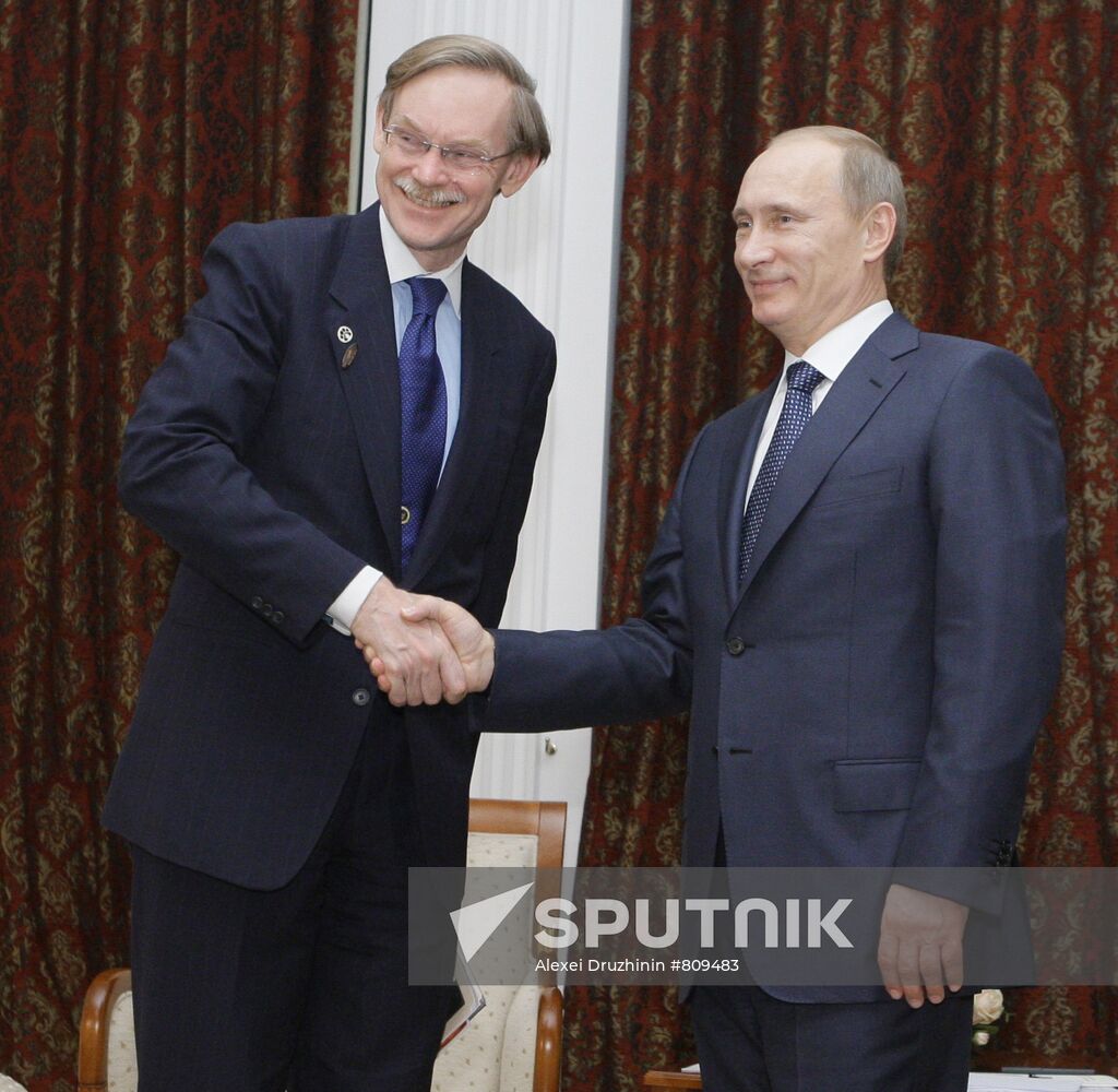 Vladimir Putin meets with Robert Zoellick