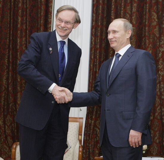 Vladimir Putin meets with Robert Zoellick