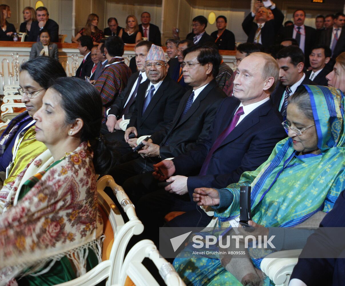 Vladimir Putin present at concert dedicated to Tiger Forum