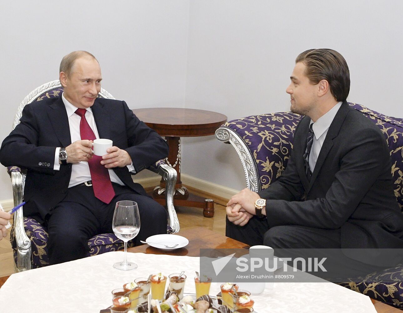 Vladimir Putin meets with Leonardo DiCaprio in St.Petersburg