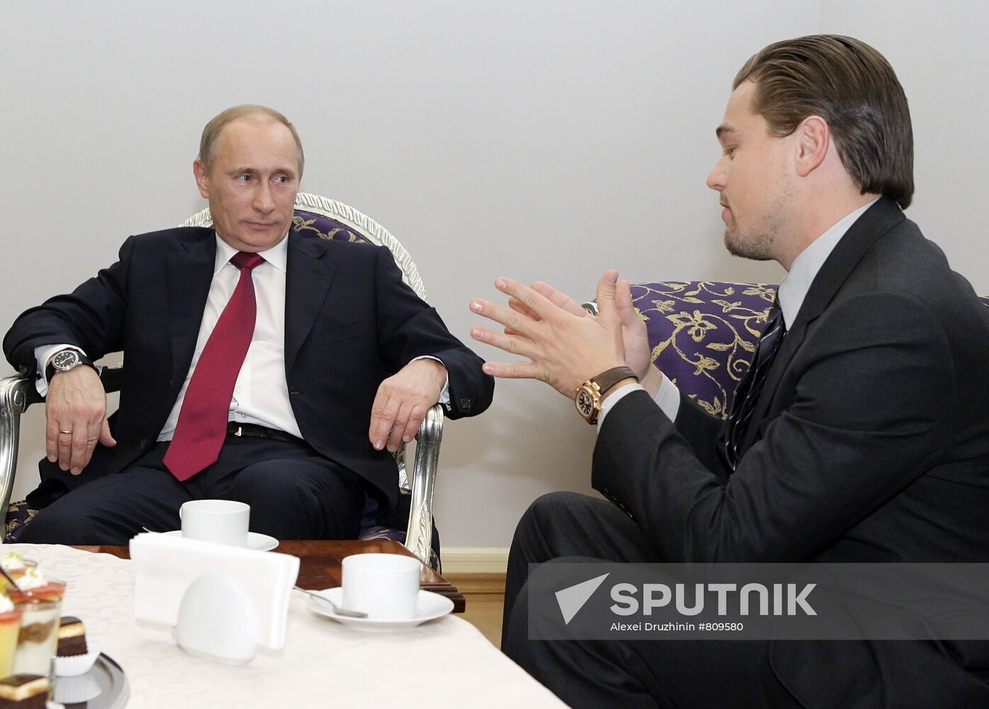 Vladimir Putin meets with Leonardo DiCaprio in St.Petersburg