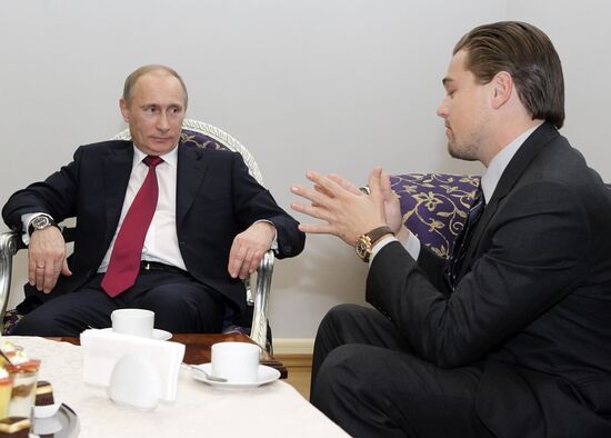 Vladimir Putin meets with Leonardo DiCaprio in St.Petersburg