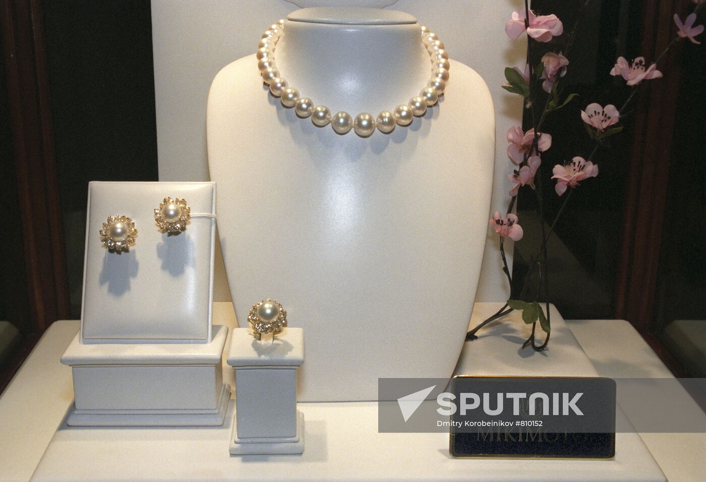 Jewellery exhibition of Japanese Mikimoto pearl