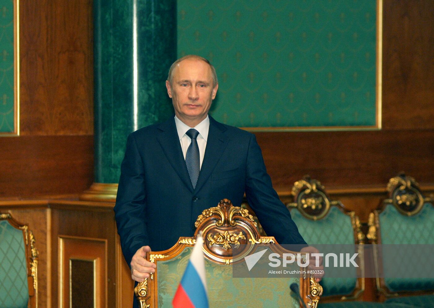 Vladimir Putin meets with Enomali Rahmon
