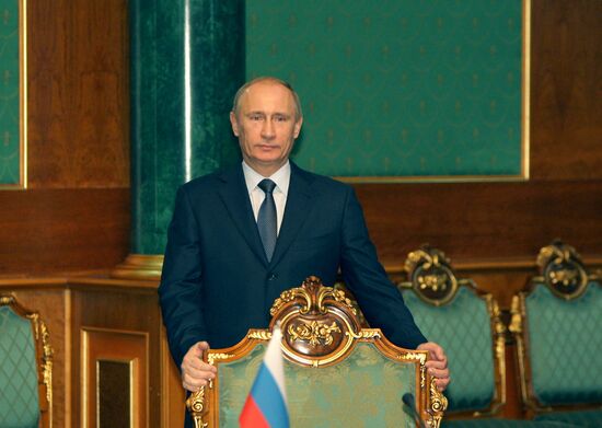 Vladimir Putin meets with Enomali Rahmon