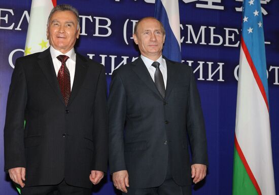 Akil Akilov and Vladimir Putin