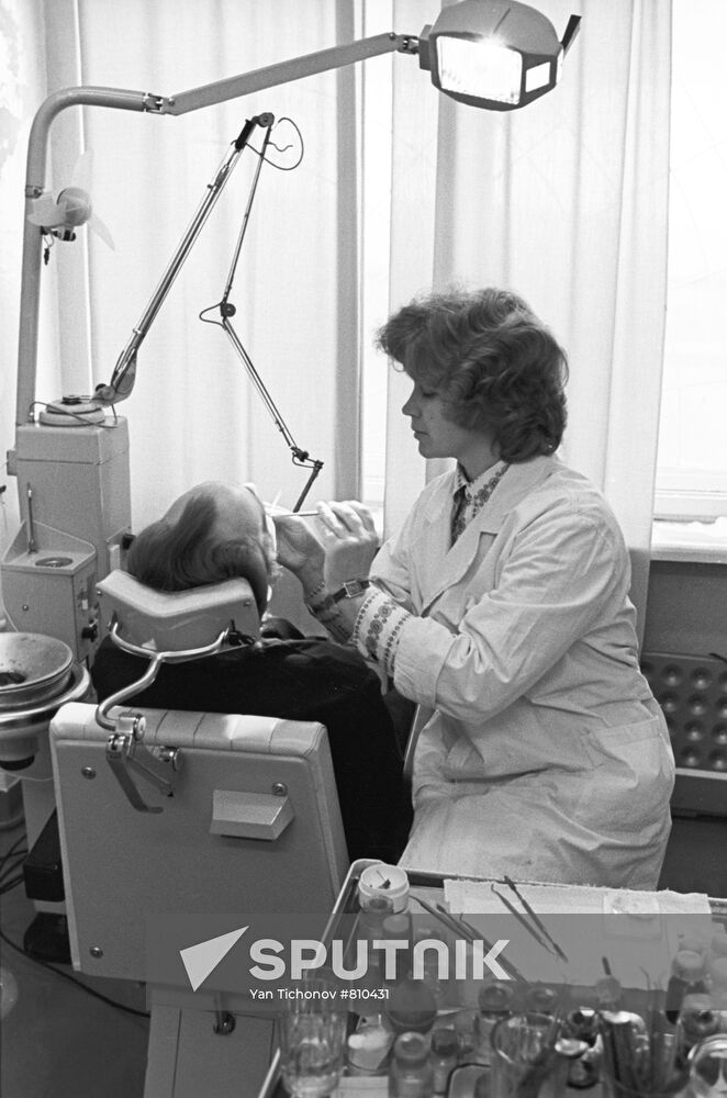 Dentist Aina Duduma