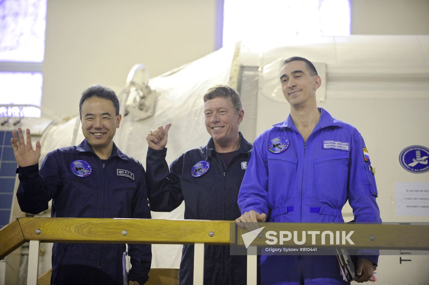 Crews of ISS Expeditions 26 and 27 in training