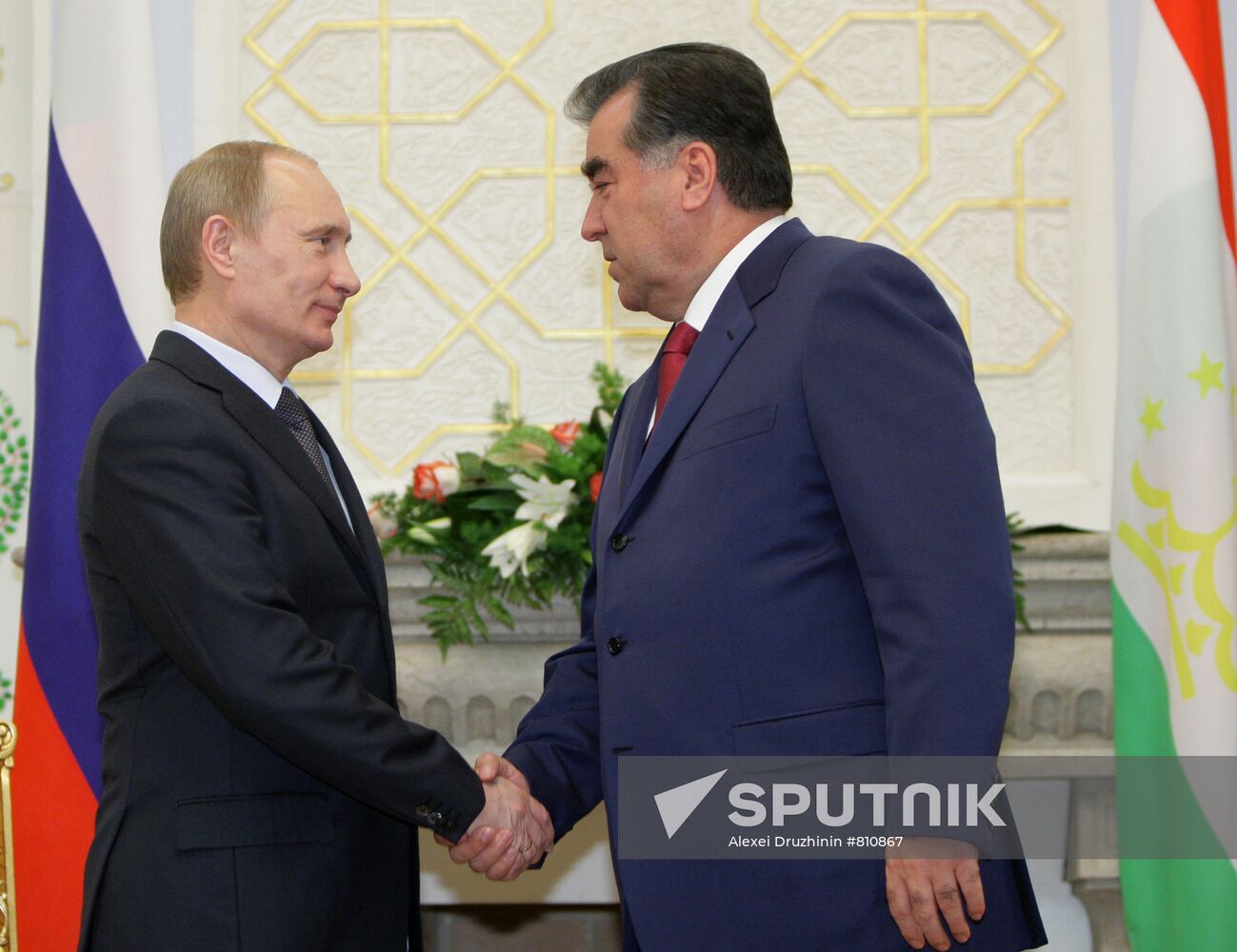 Vladimir Putin meets with Emomali Rakhmon