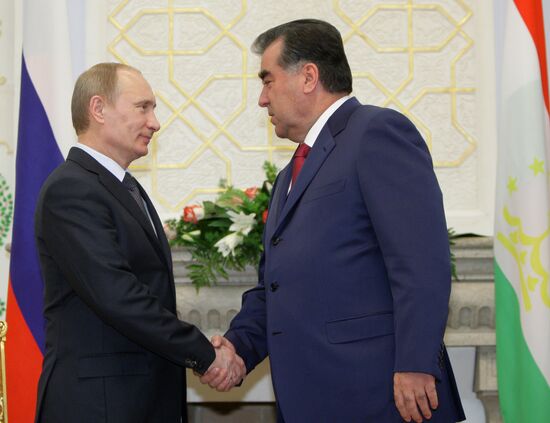 Vladimir Putin meets with Emomali Rakhmon