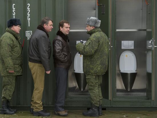 Dmitry Medvedev visits Gorokhovetsky military training ground
