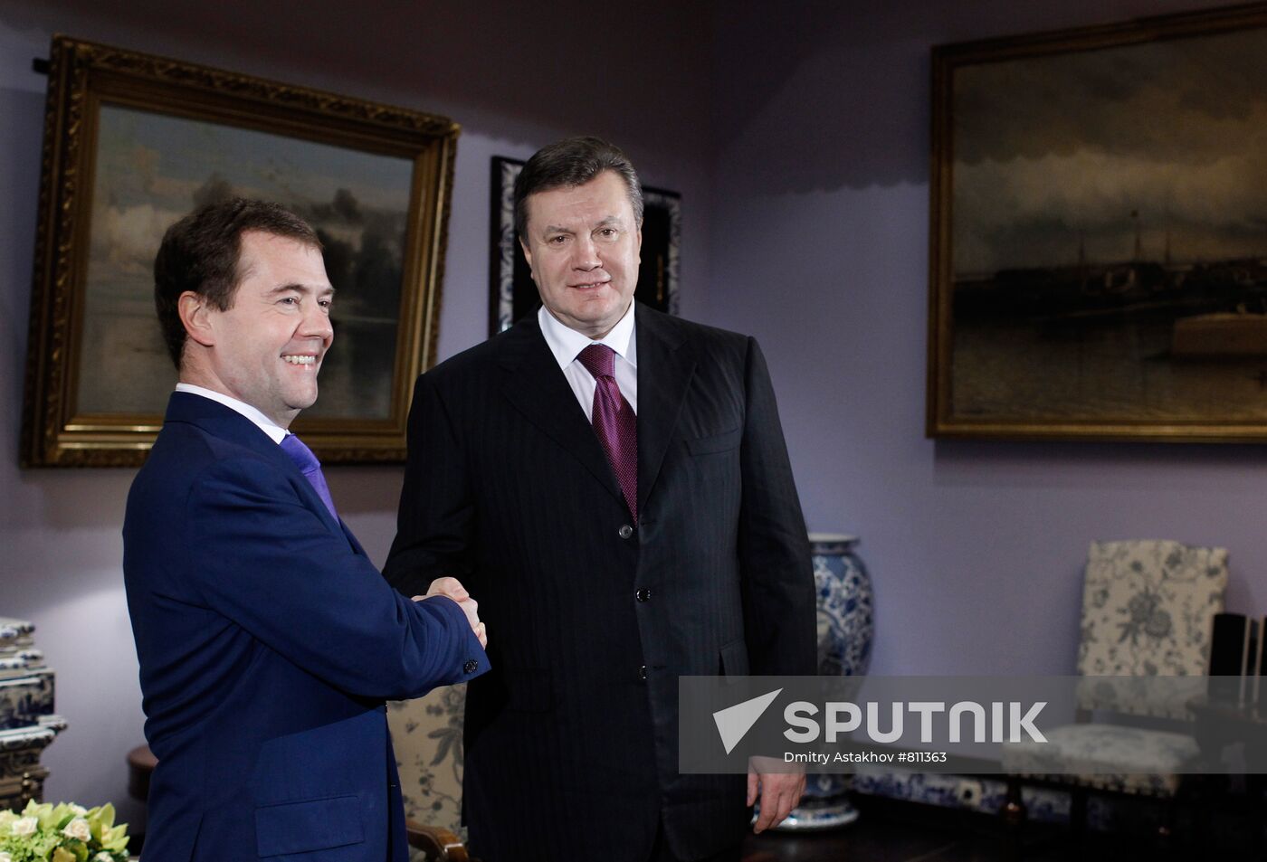 Dmitry Medvedev meets Viktor Yanukovich