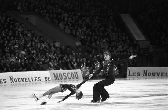 Figure skaters Marina Pestova and Stanislav Leonovich