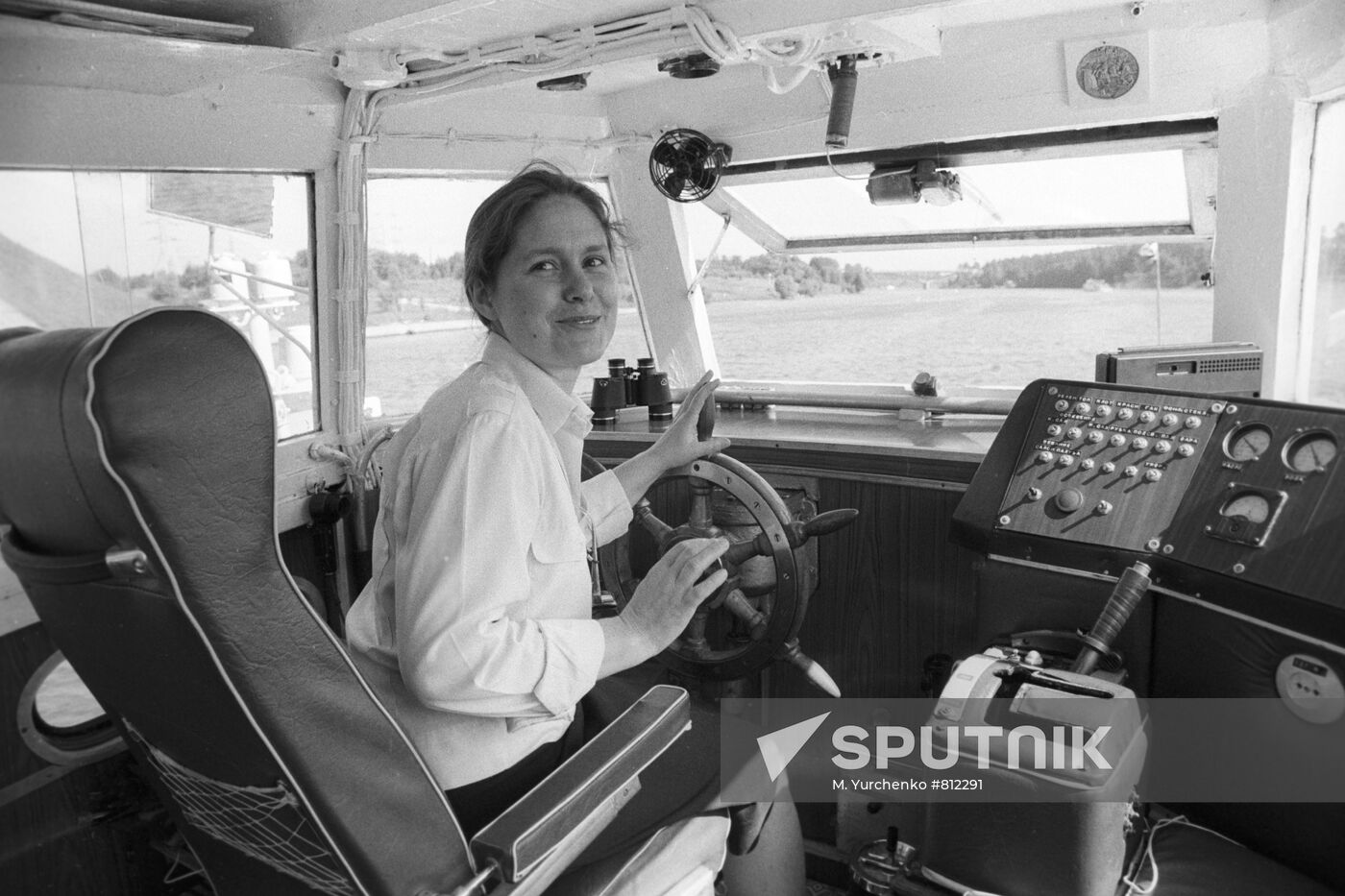 Valentina Bunina, captain of Moskva-​​99 pleasure boat