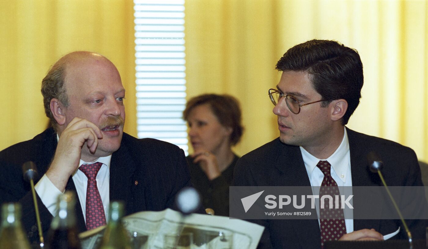 Alexander Smolensky and Pyotr Derbi