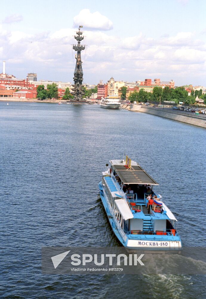 Sailing the Moskva River