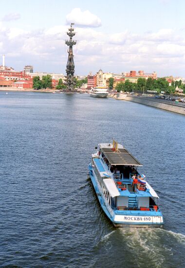 Sailing the Moskva River