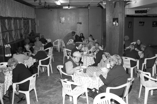 Free charity canteen
