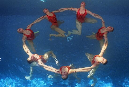 Synchronized swimming