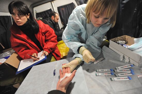 Yekaterinburg residents take rapid HIV test