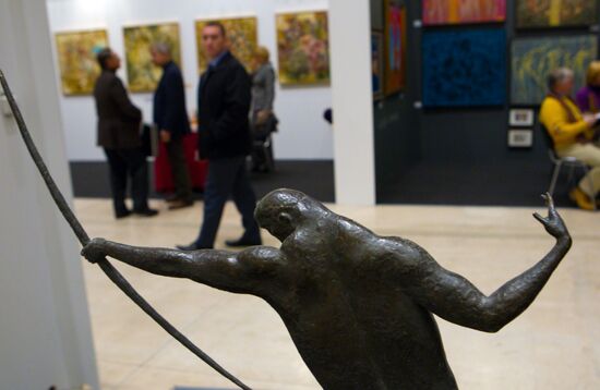 2010 Art Manezh international fine art fair kicks off in Moscow