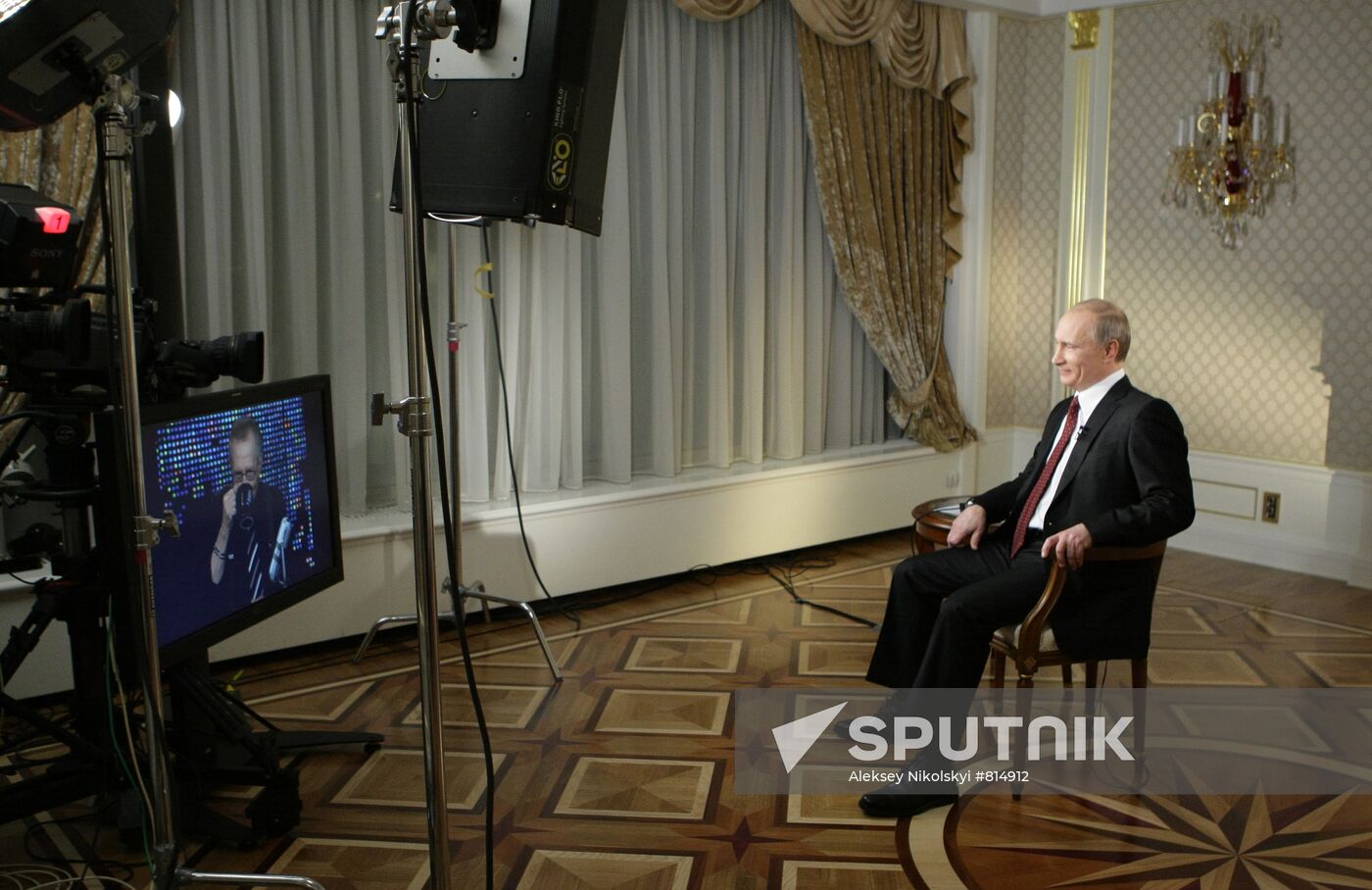Vladimir Putin gives interview to CNN