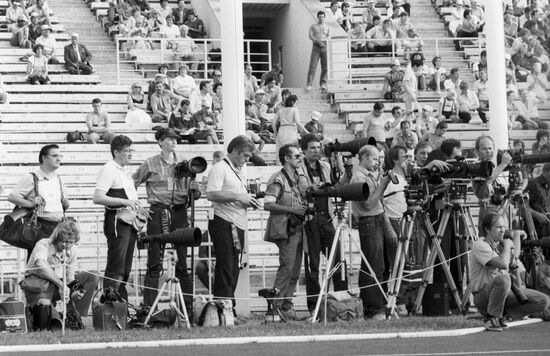 Soviet and foreign cameramen and reporters
