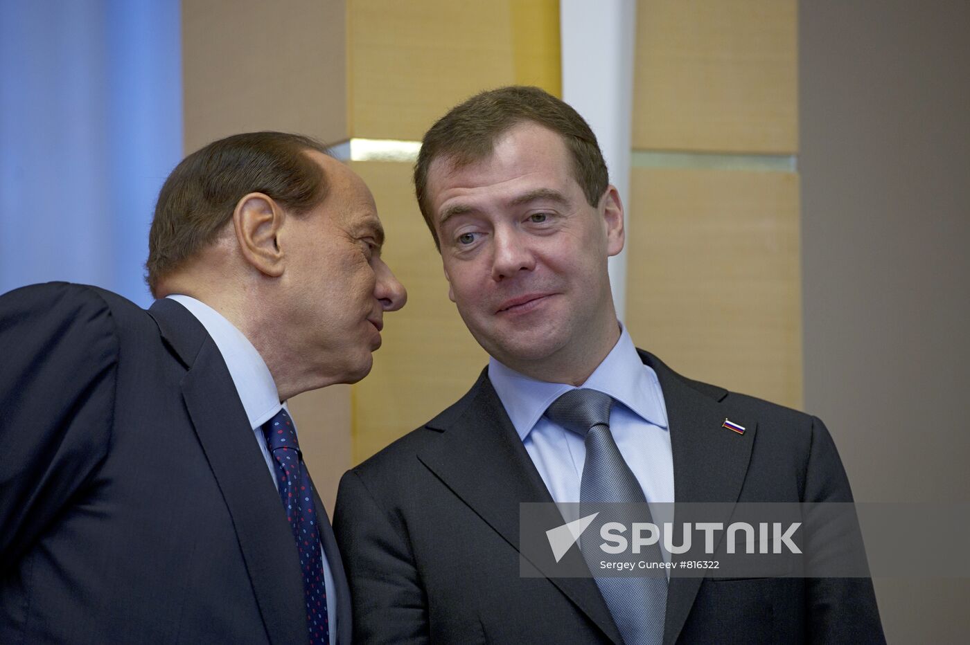 Medvedev, Berlusconi meet in Sochi