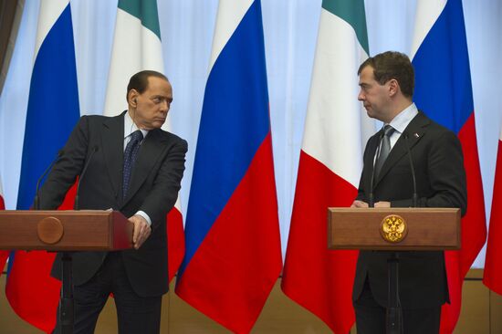 Medvedev, Berlusconi meet in Sochi